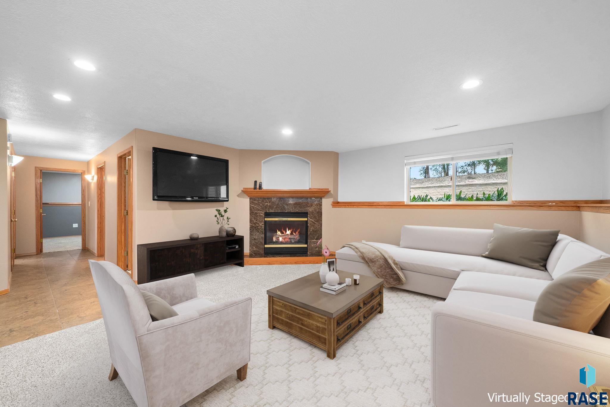 2004 E Briar Den Ct