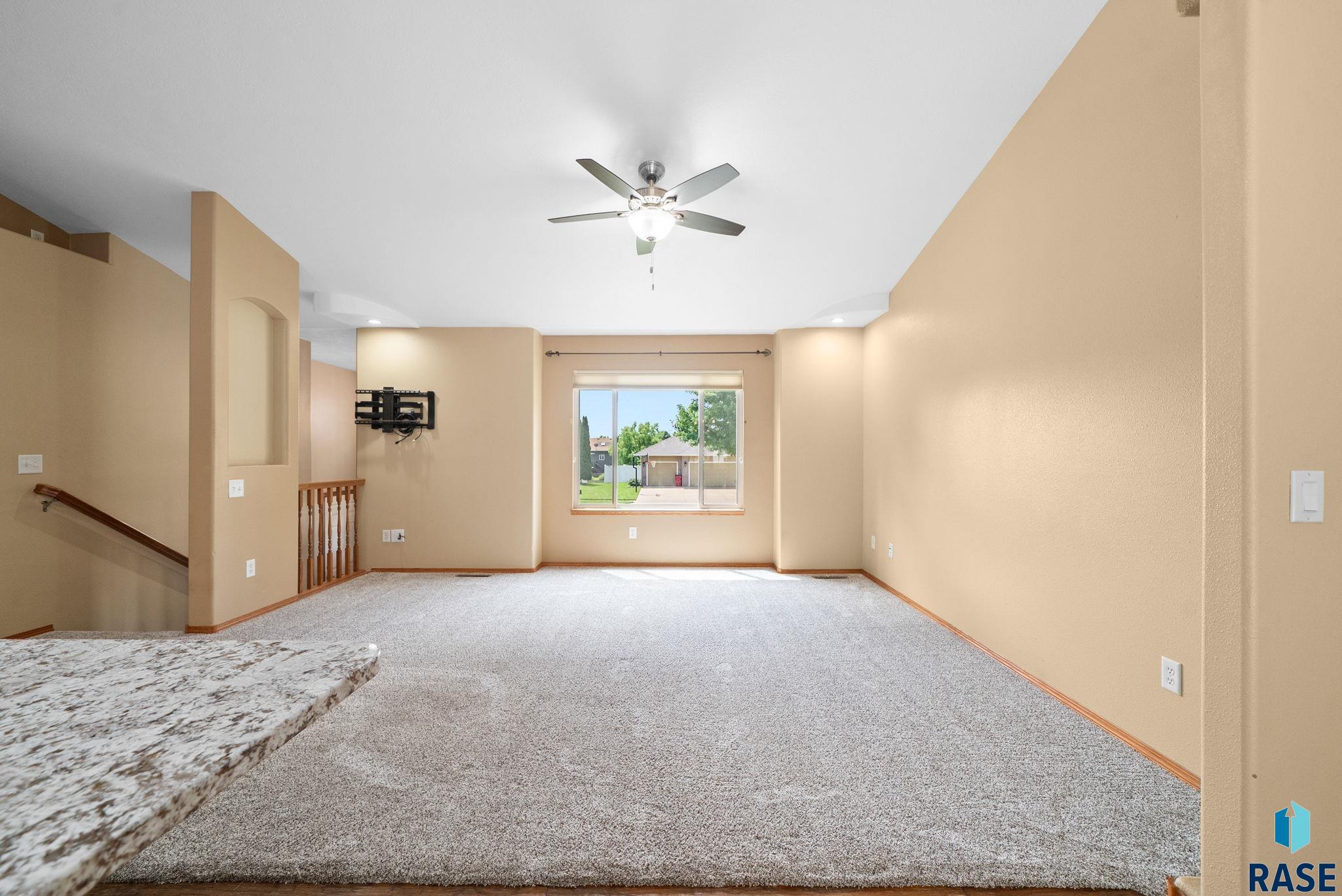 2004 E Briar Den Ct