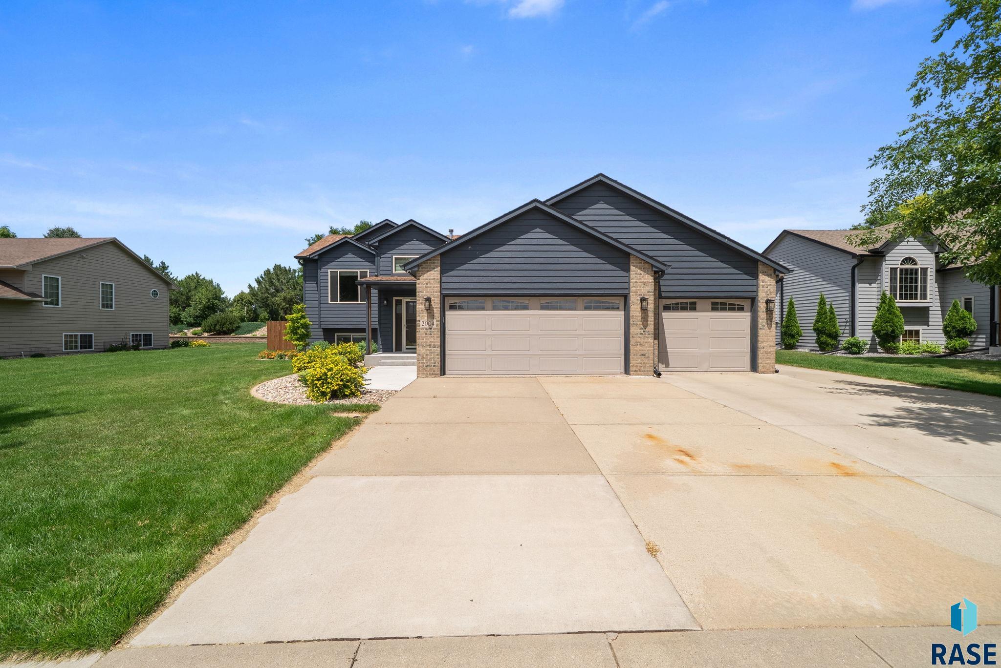 2004 E Briar Den Ct