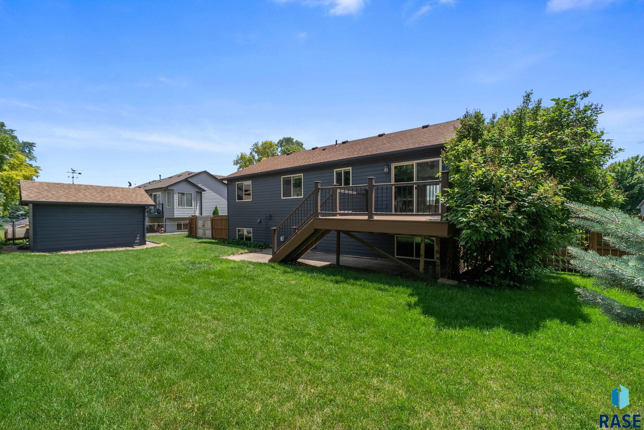2004 E Briar Den Ct