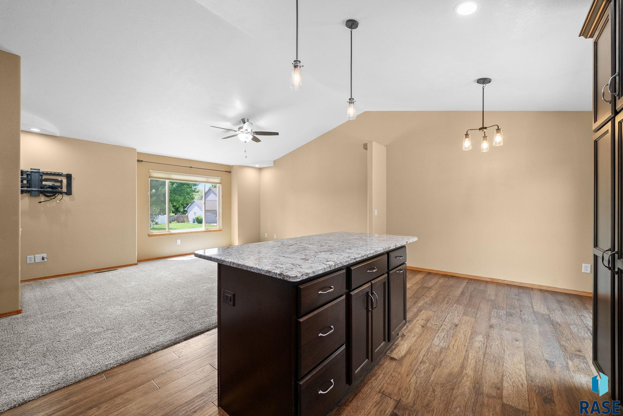 2004 E Briar Den Ct