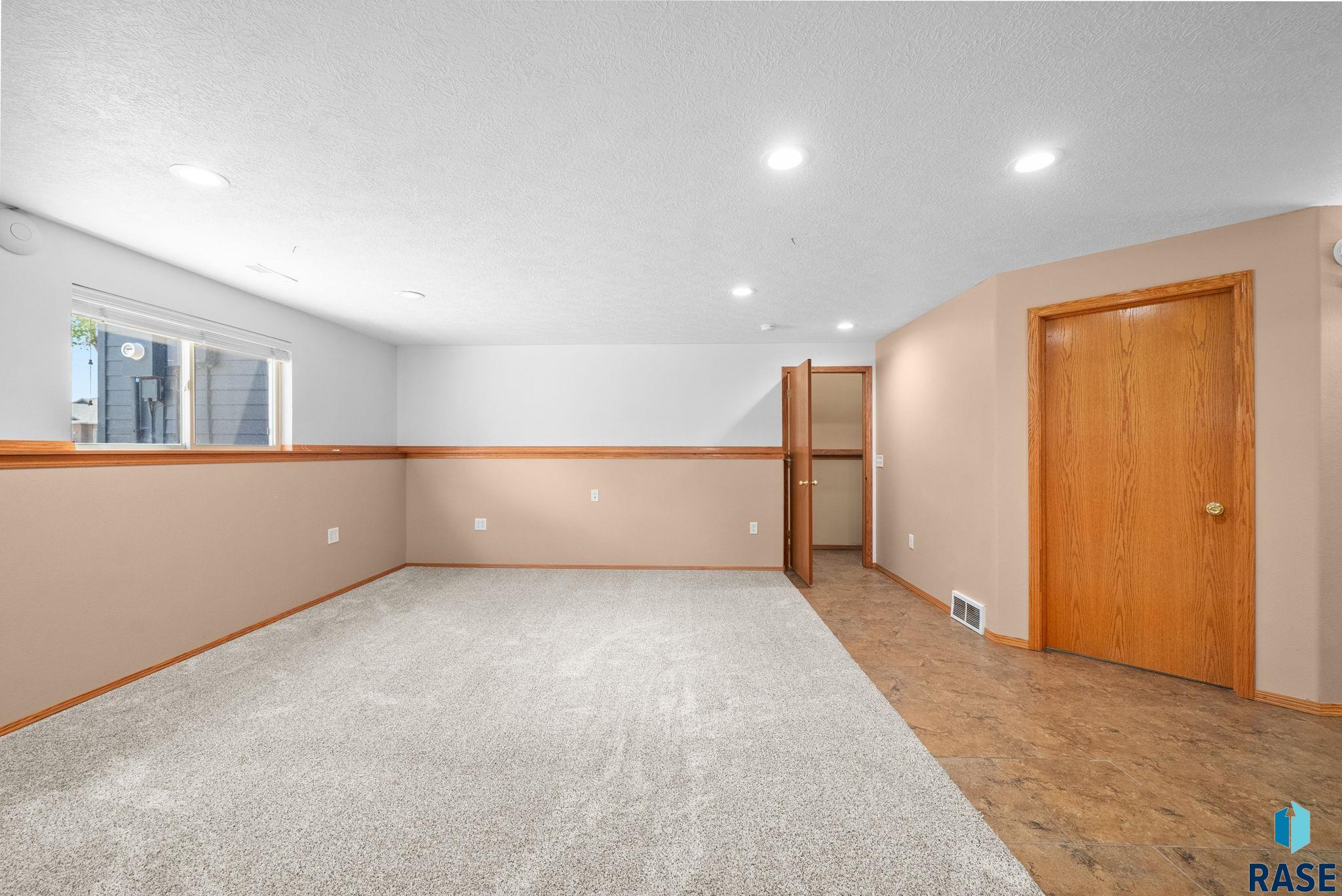 2004 E Briar Den Ct