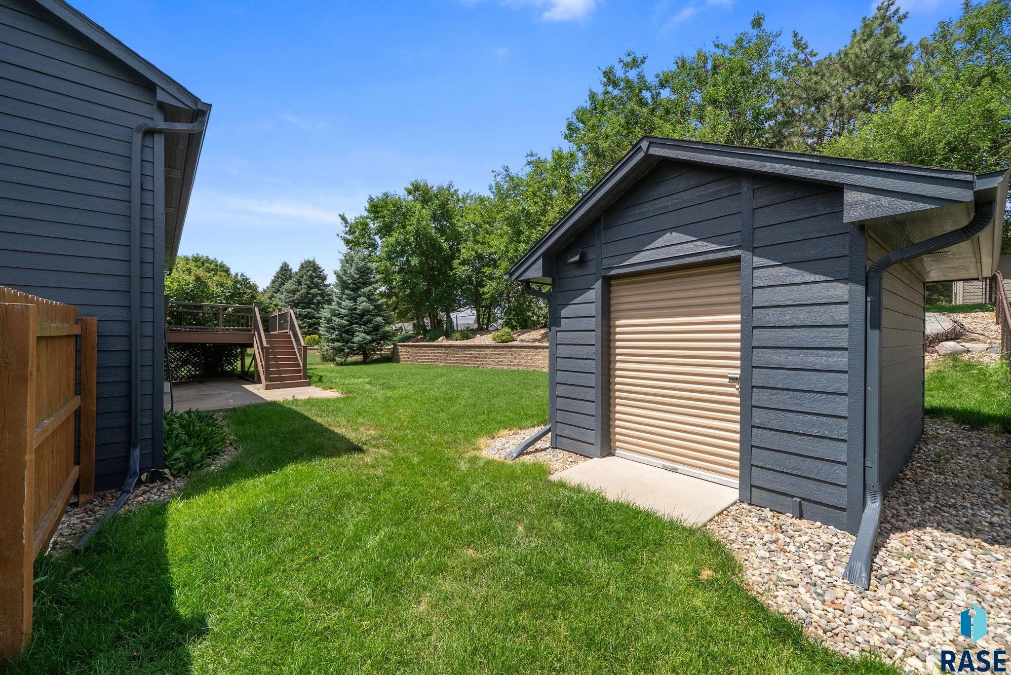 2004 E Briar Den Ct