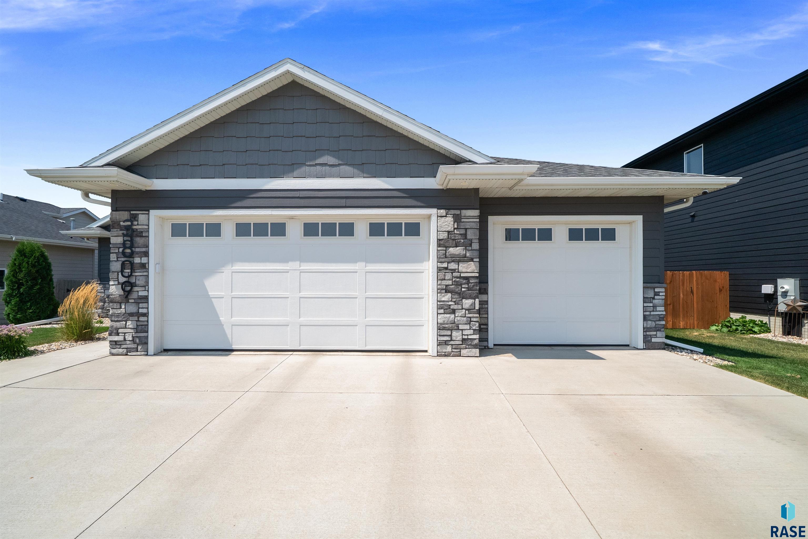 3809 S Home Plate Ave