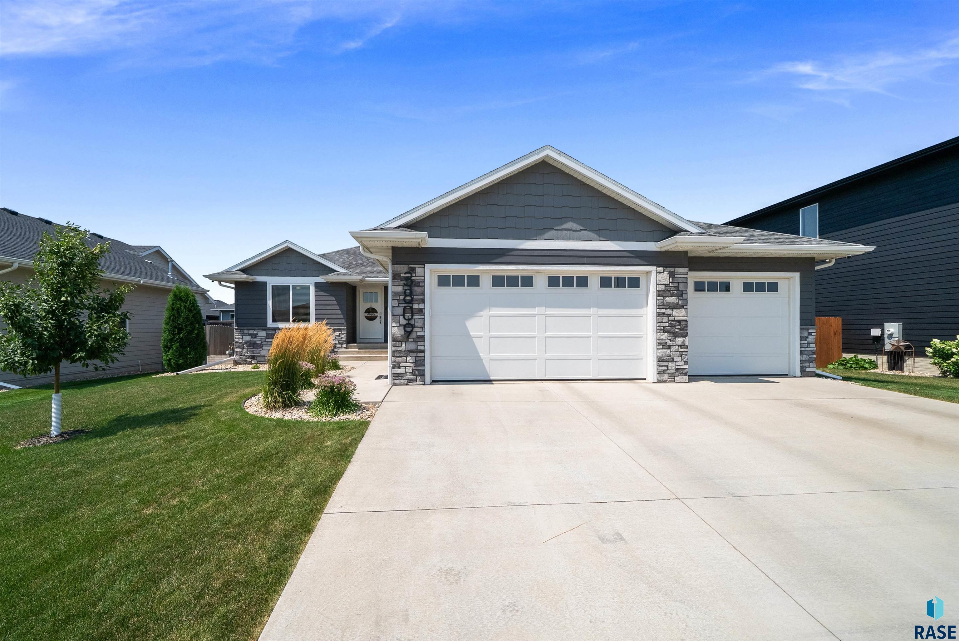 3809 S Home Plate Ave