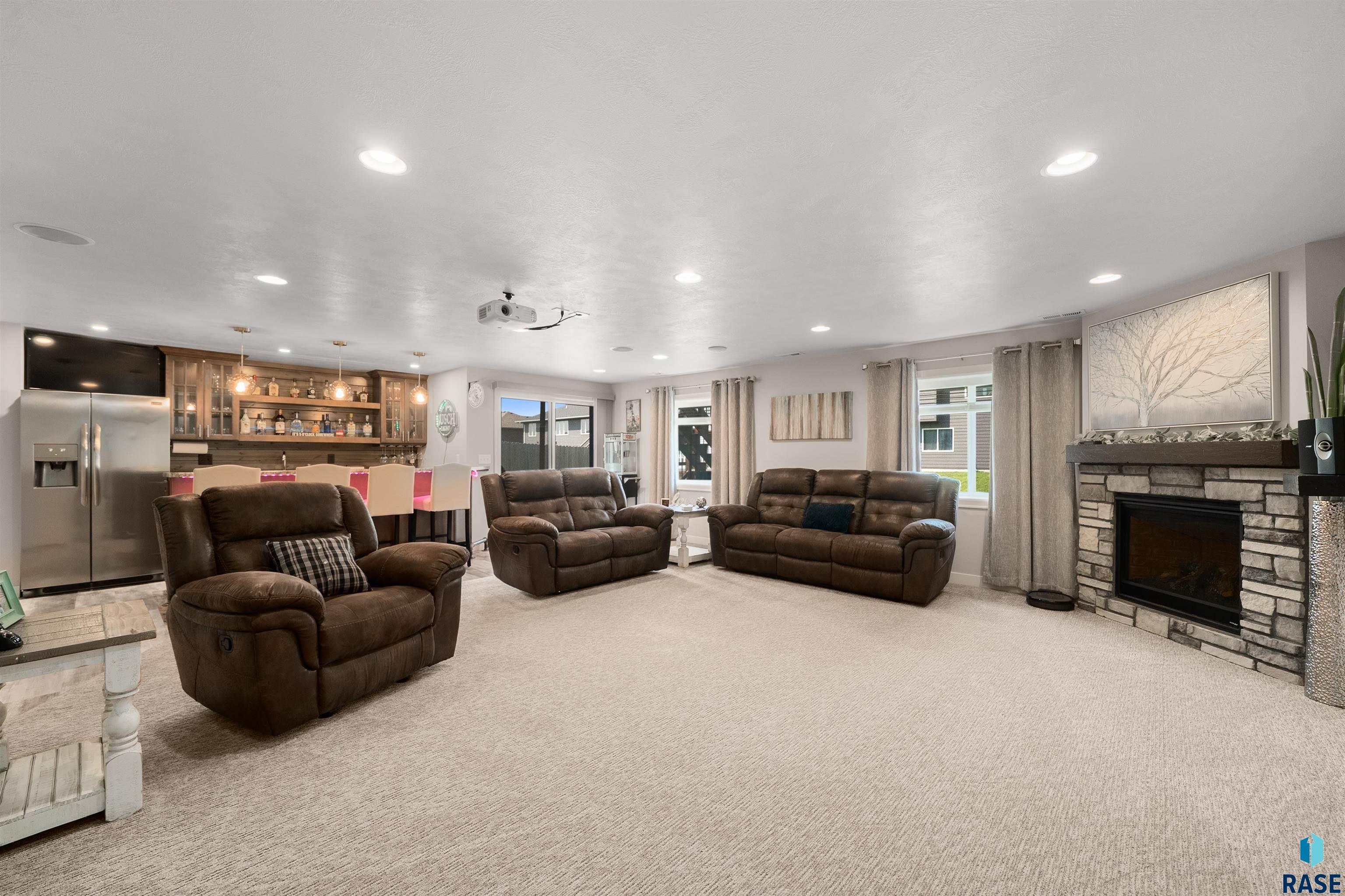 3809 S Home Plate Ave
