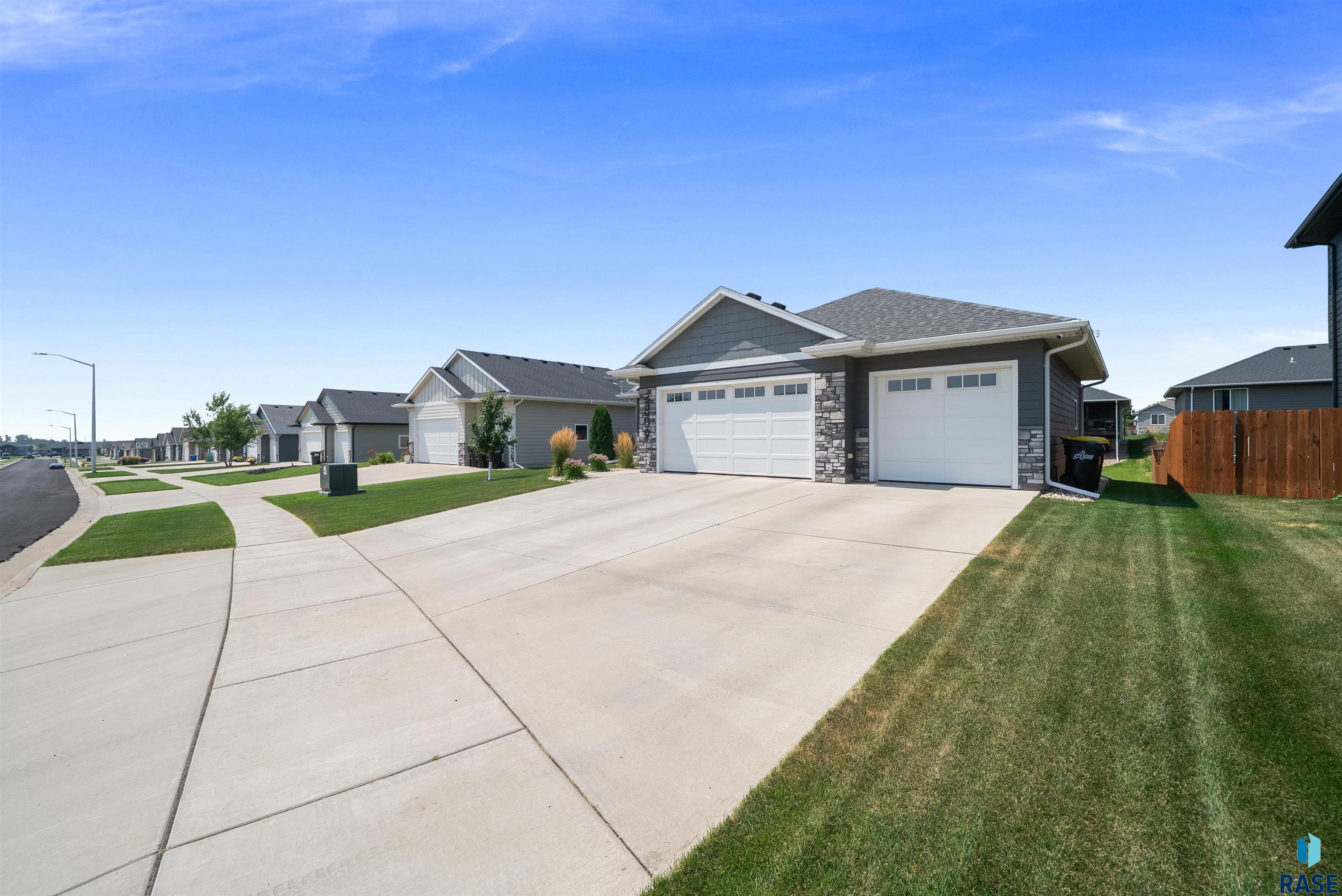 3809 S Home Plate Ave