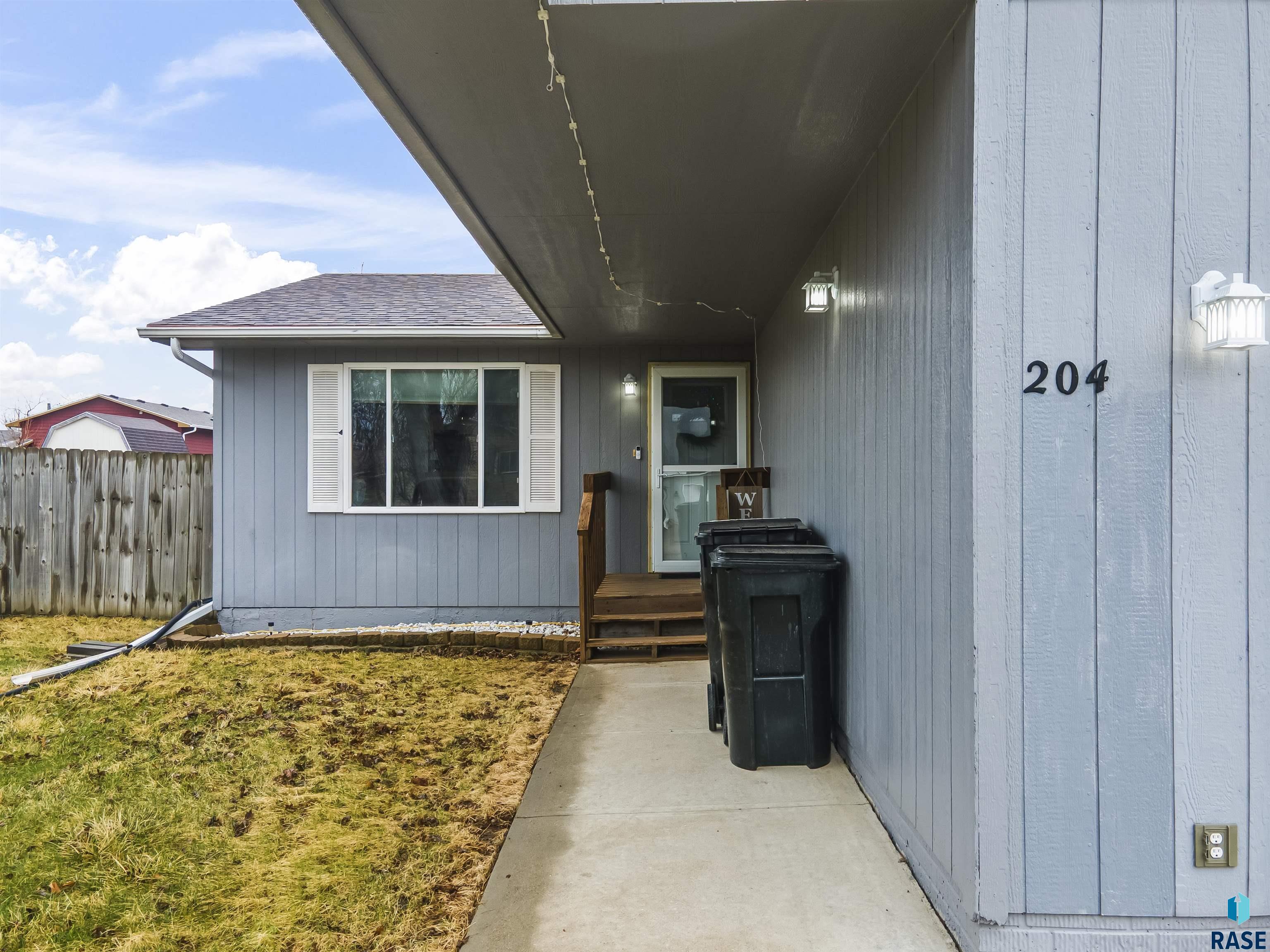 204 N Steven St