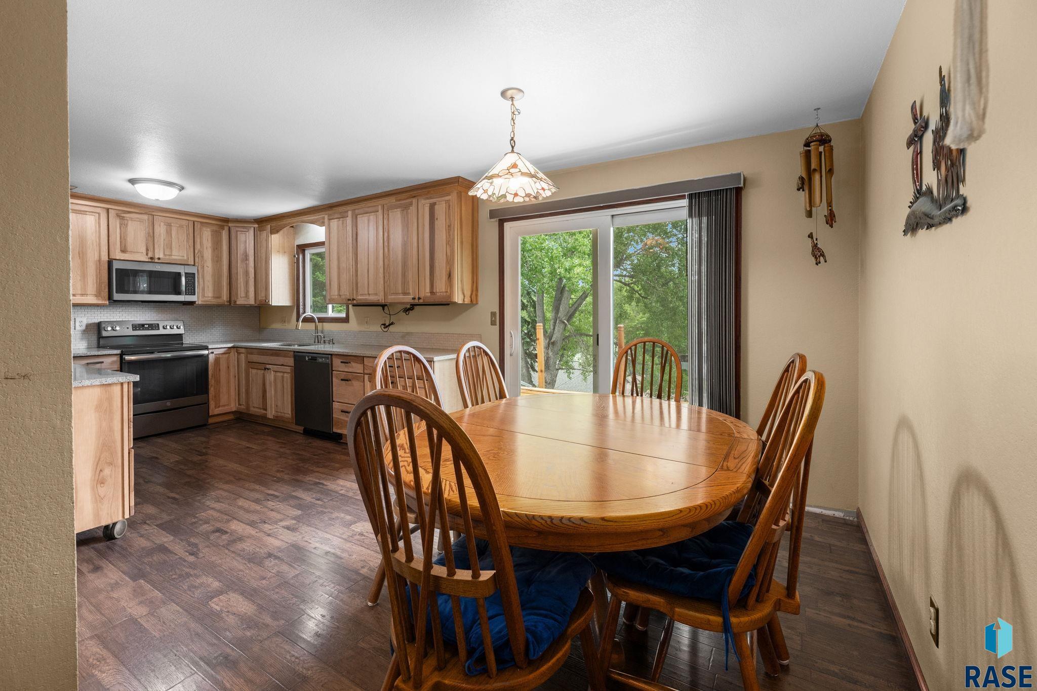 2104 E Tricia Ln