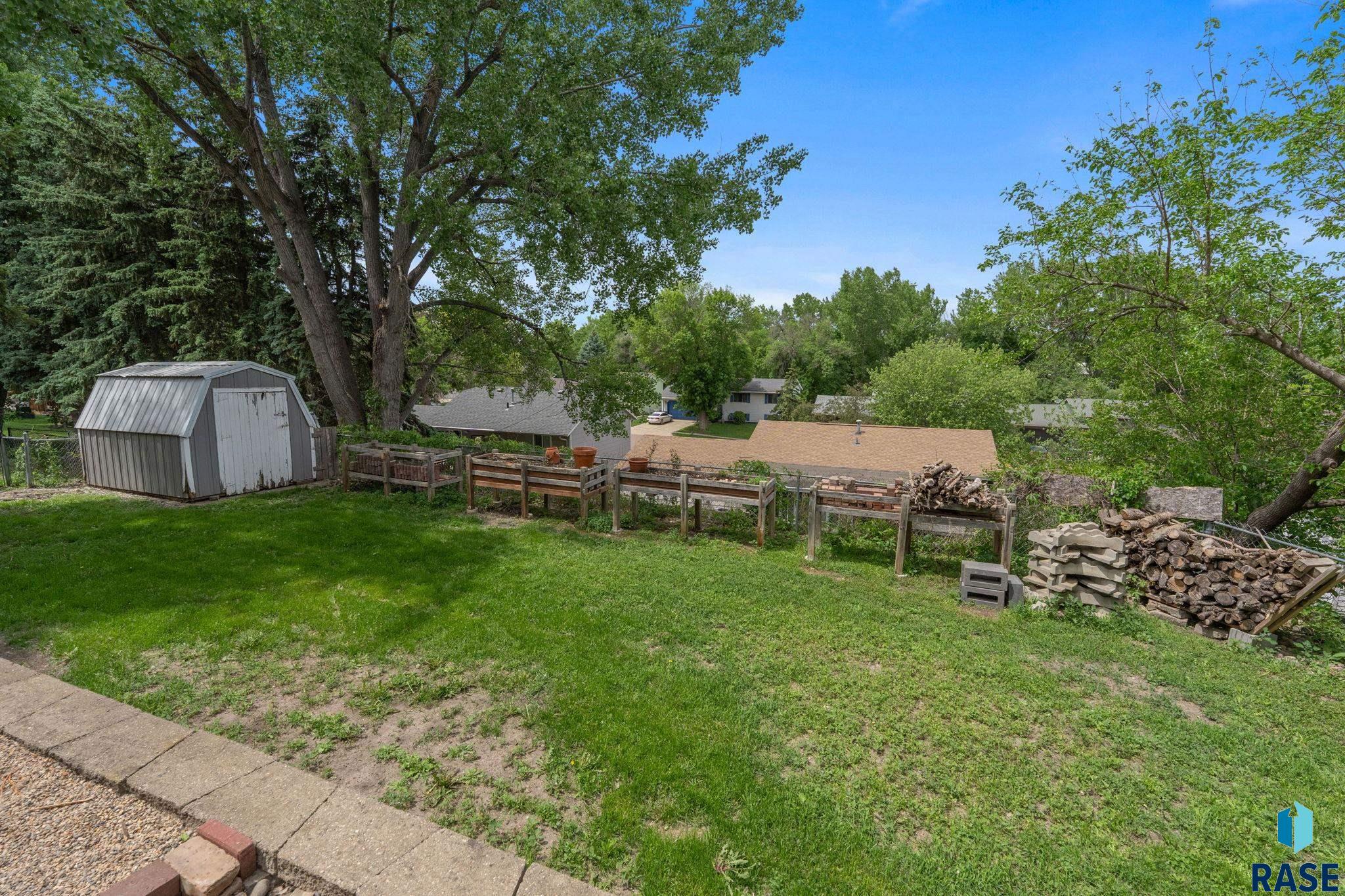 2104 E Tricia Ln