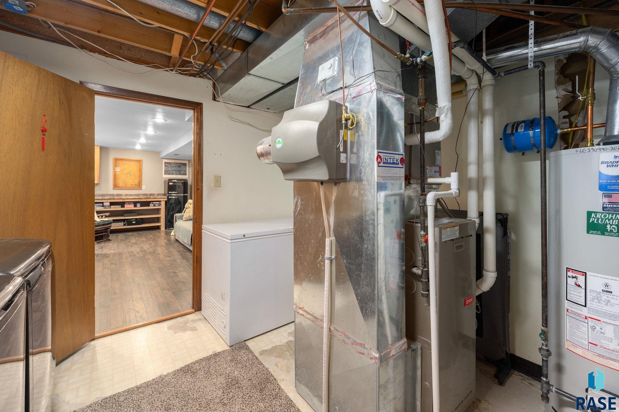 2104 E Tricia Ln