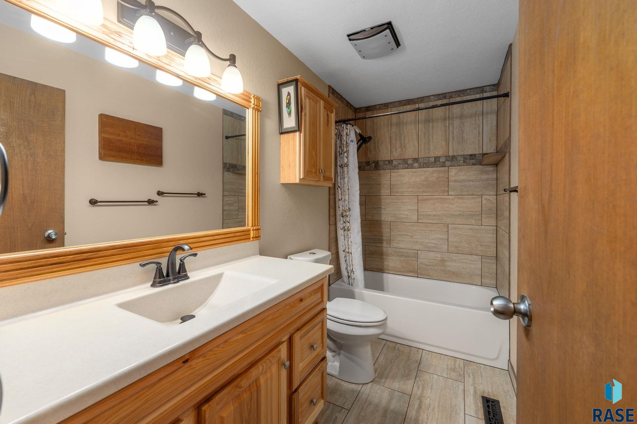 2104 E Tricia Ln