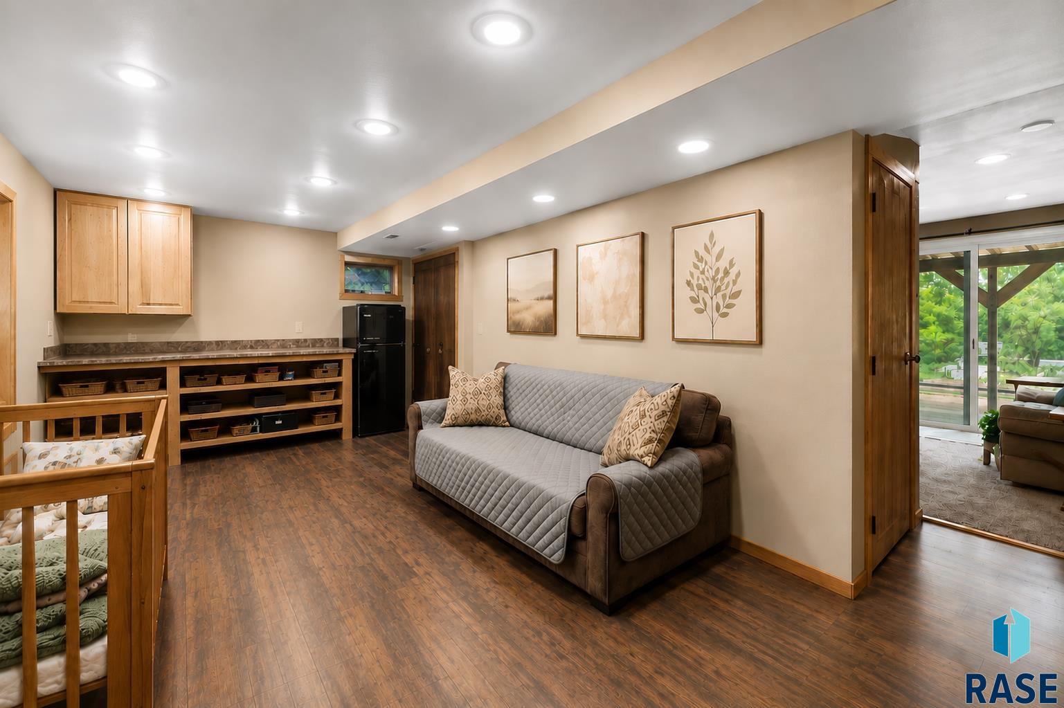 2104 E Tricia Ln