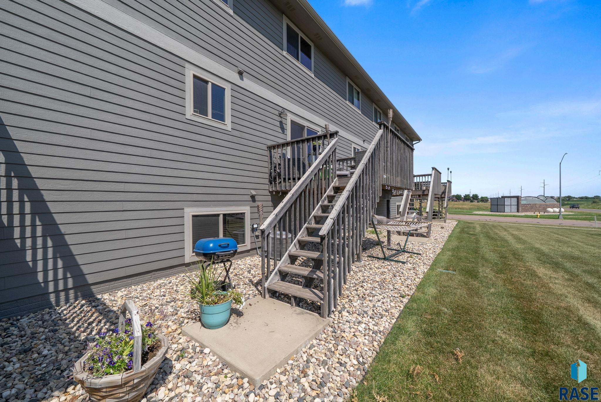 4205 N Knob Hill Ct