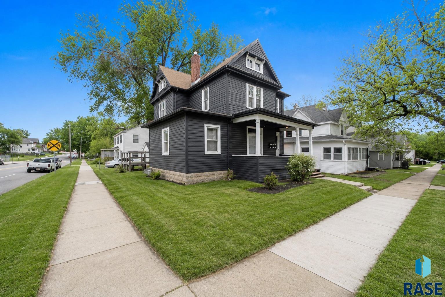 801 W 13th St
