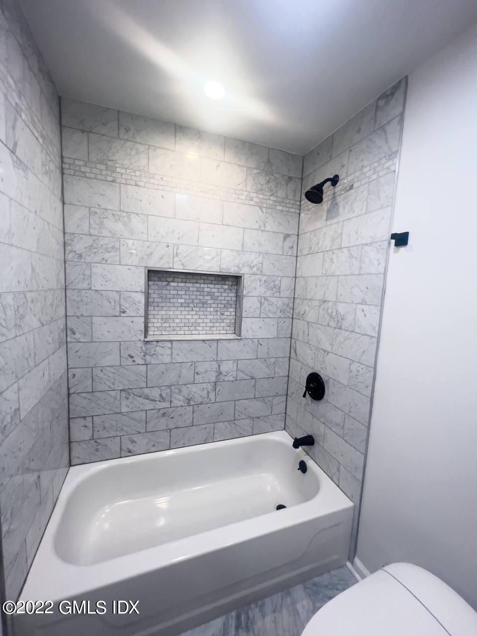 1465 E Putnam Avenue, 224