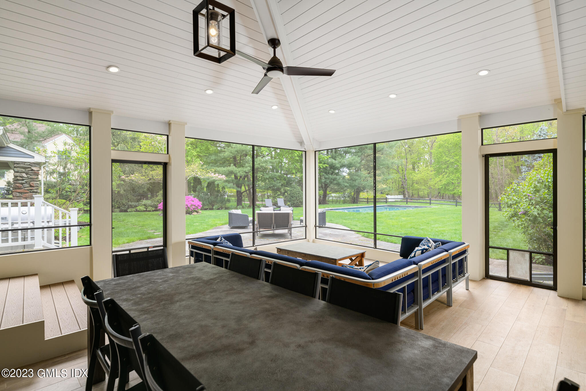 23 Hillcrest Park Road