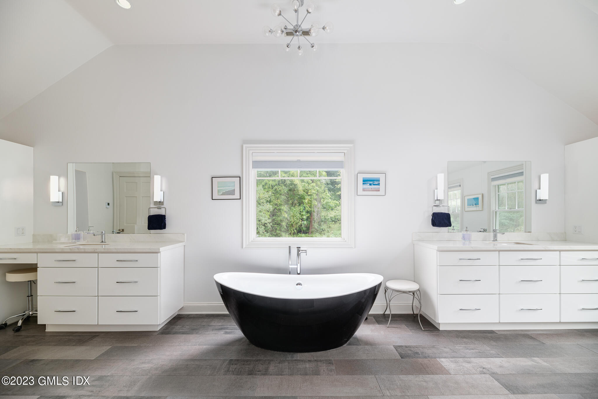 23 Hillcrest Park Road