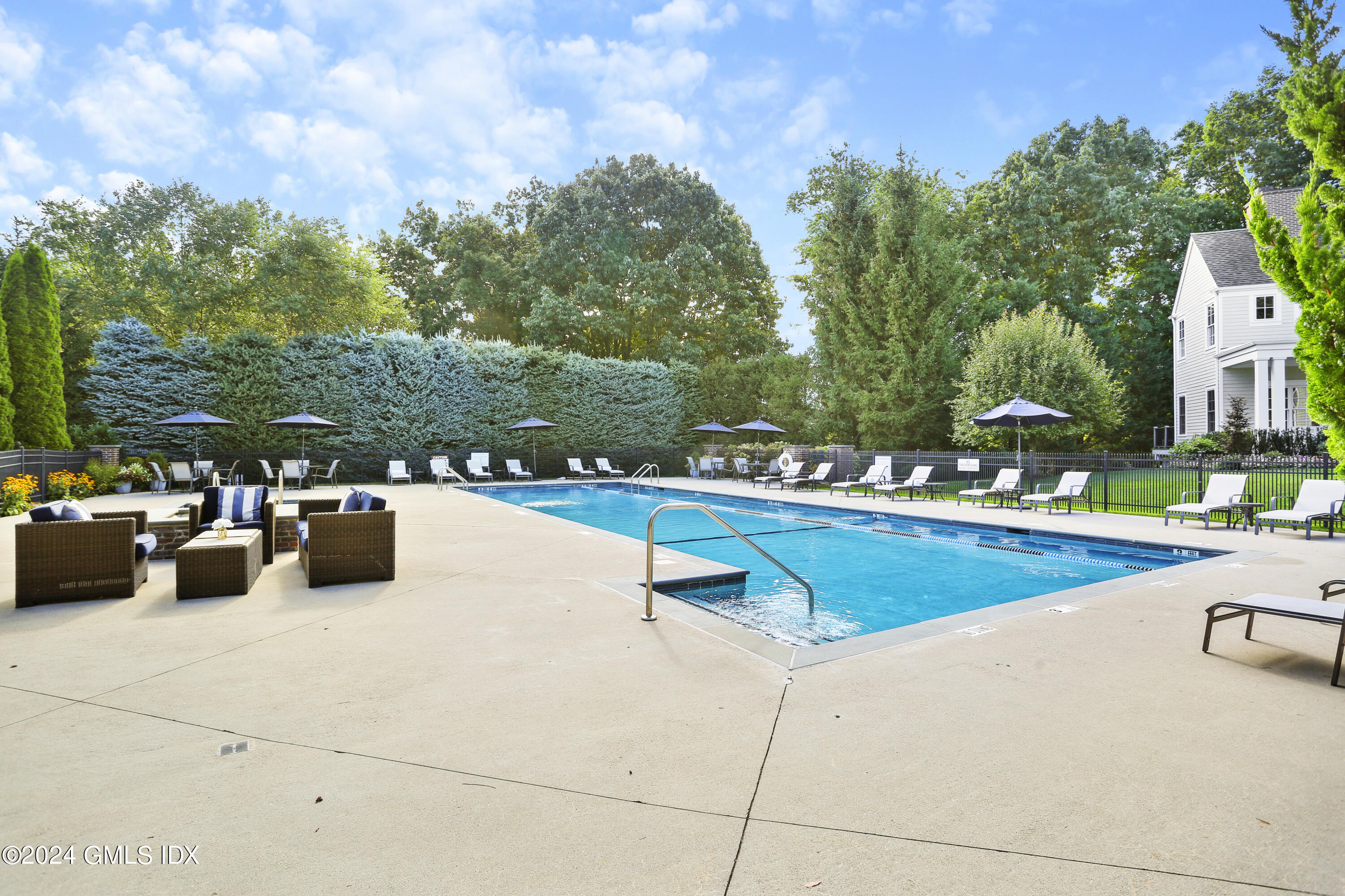 77 Havemeyer Lane, 31