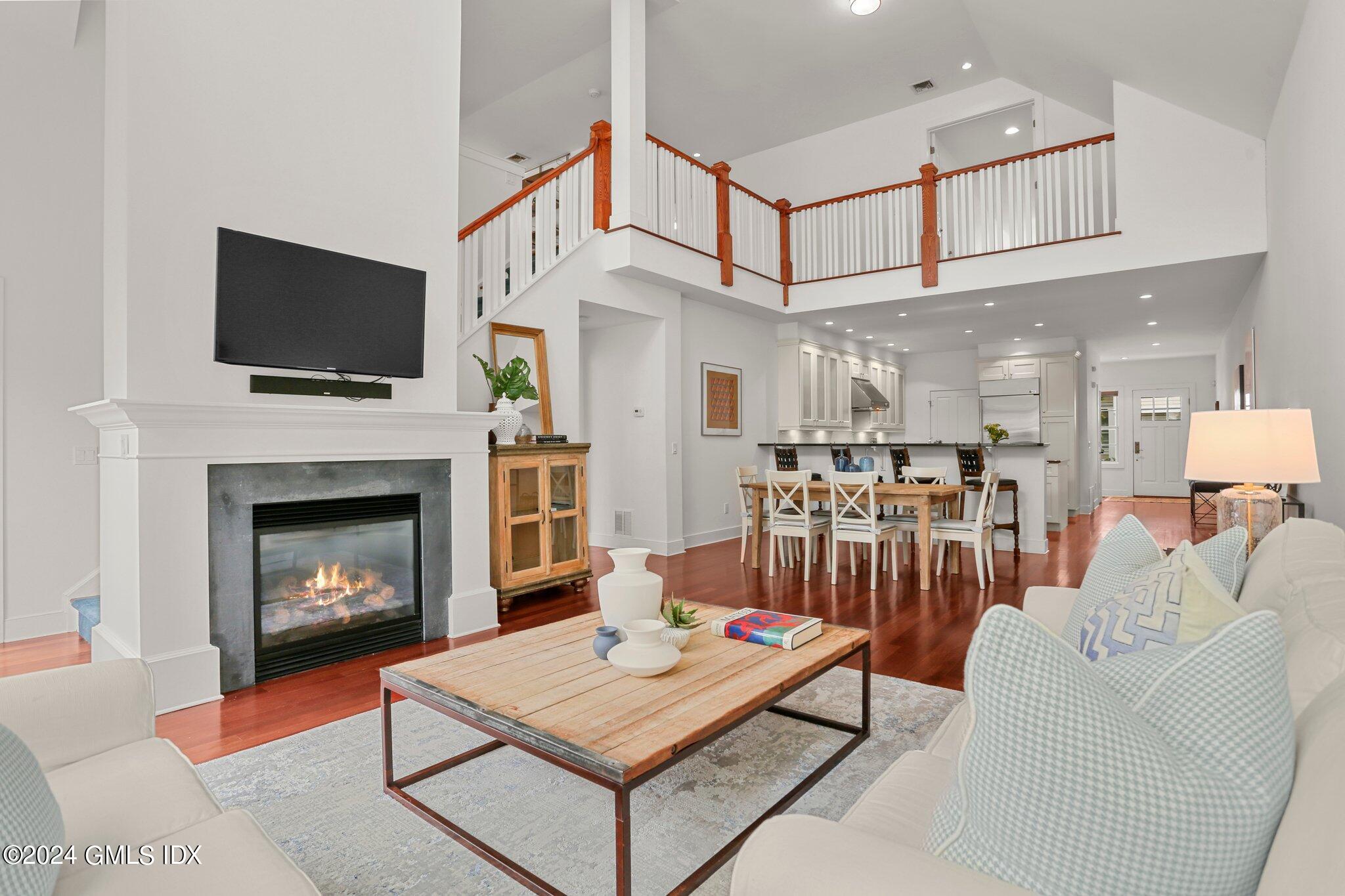 77 Havemeyer Lane, 31