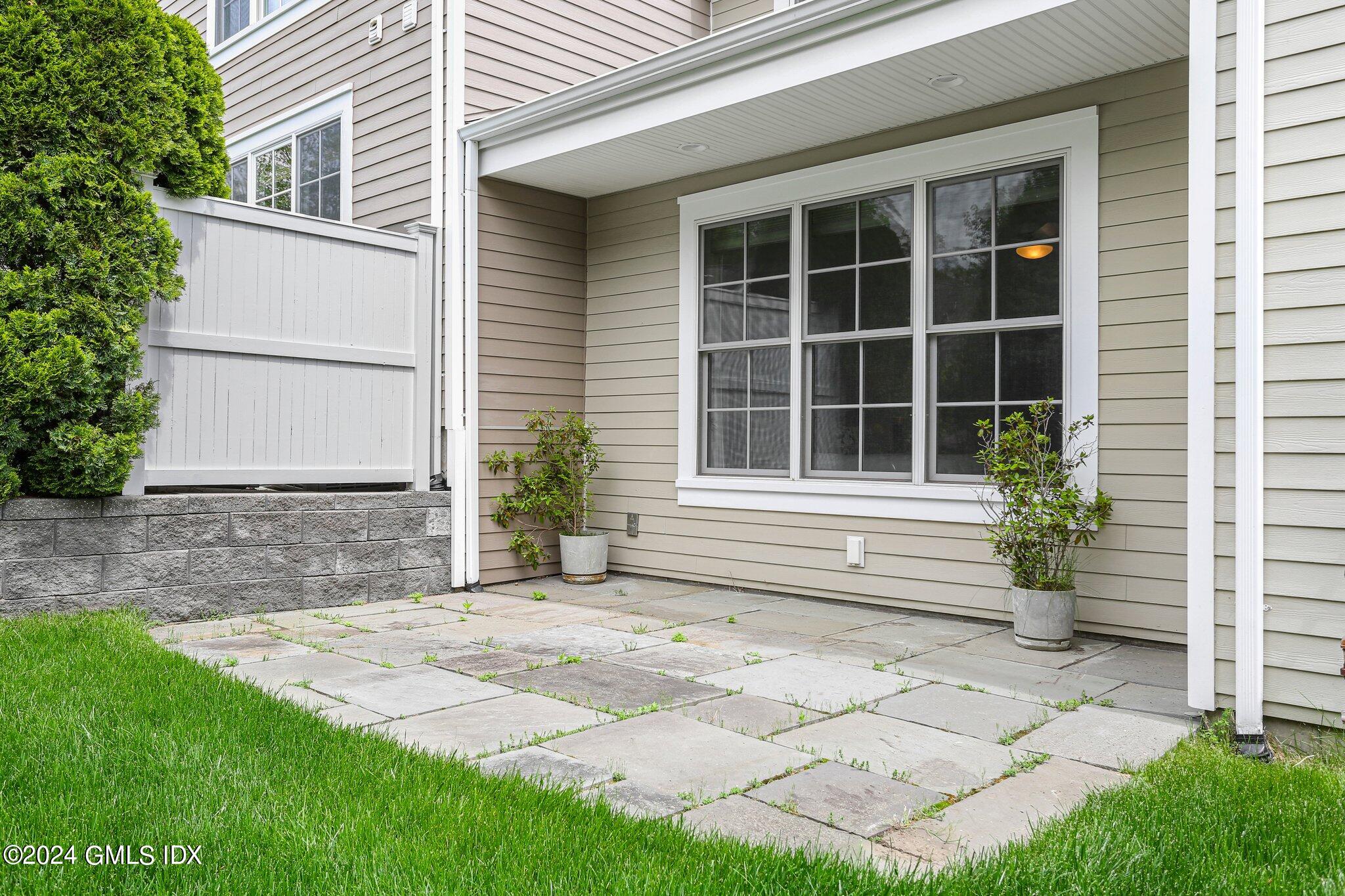 77 Havemeyer Lane, 31