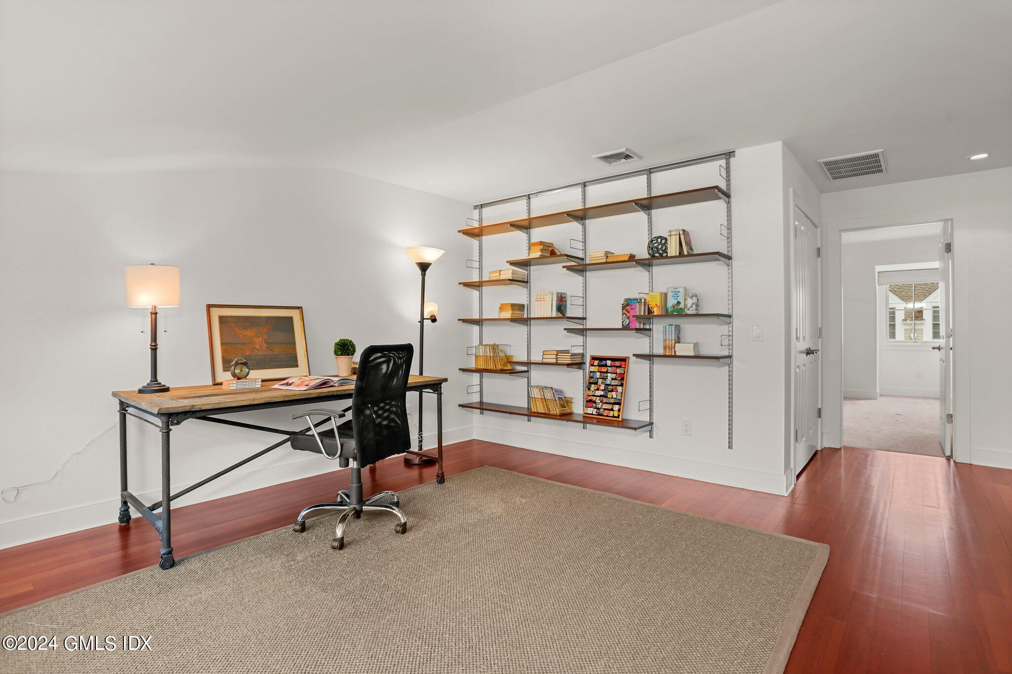 77 Havemeyer Lane, 31