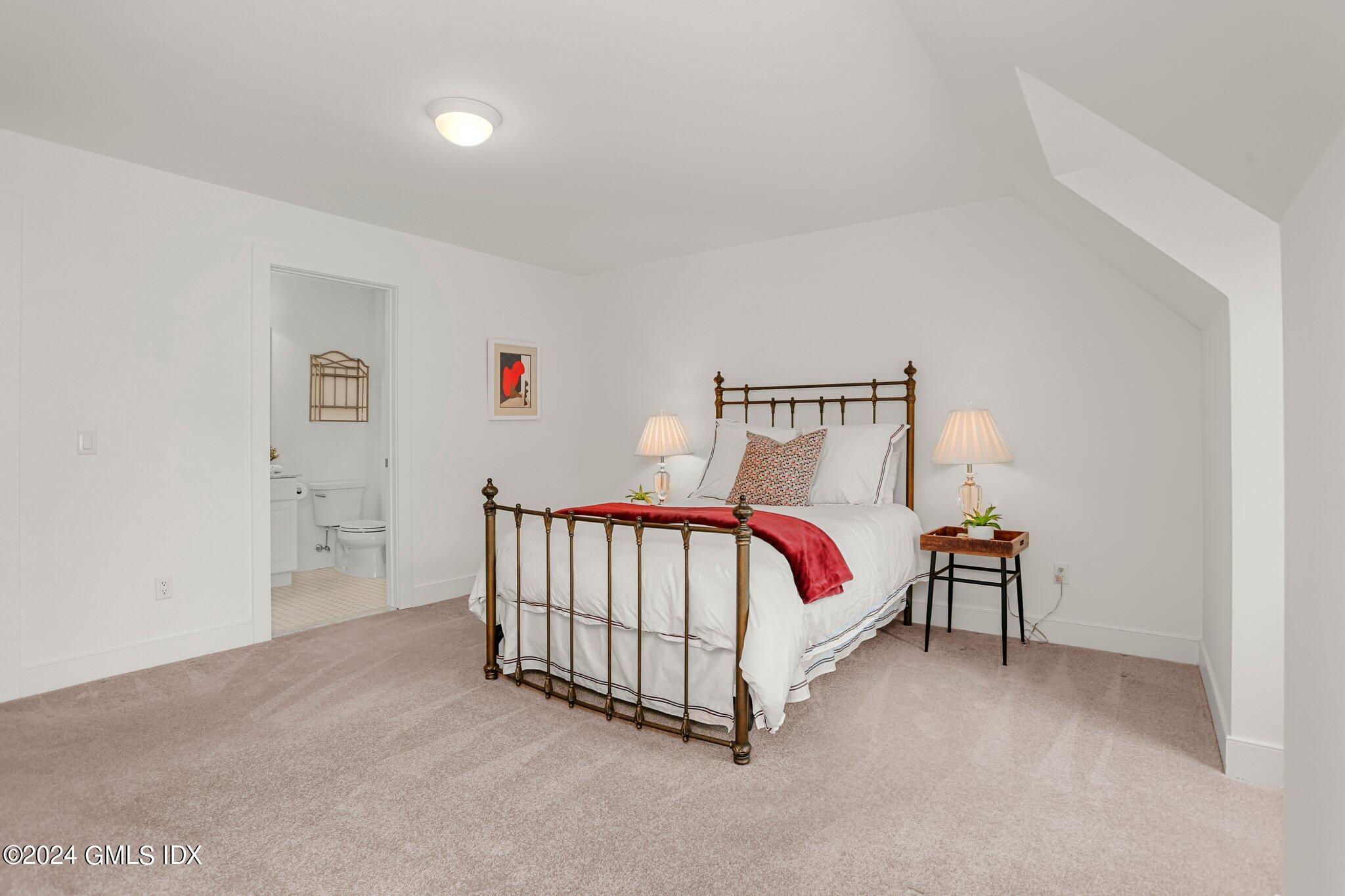 77 Havemeyer Lane, 31