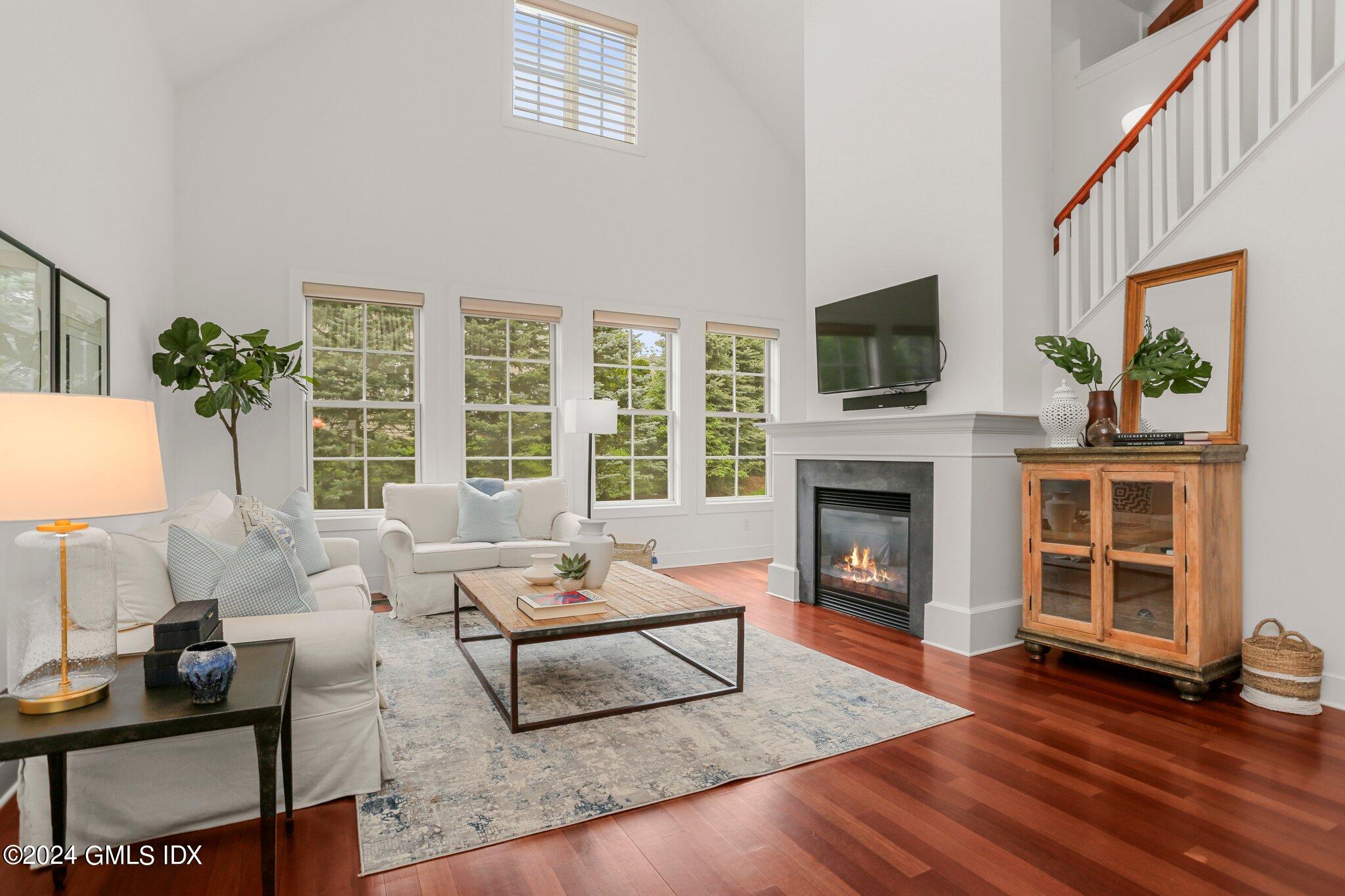 77 Havemeyer Lane, 31