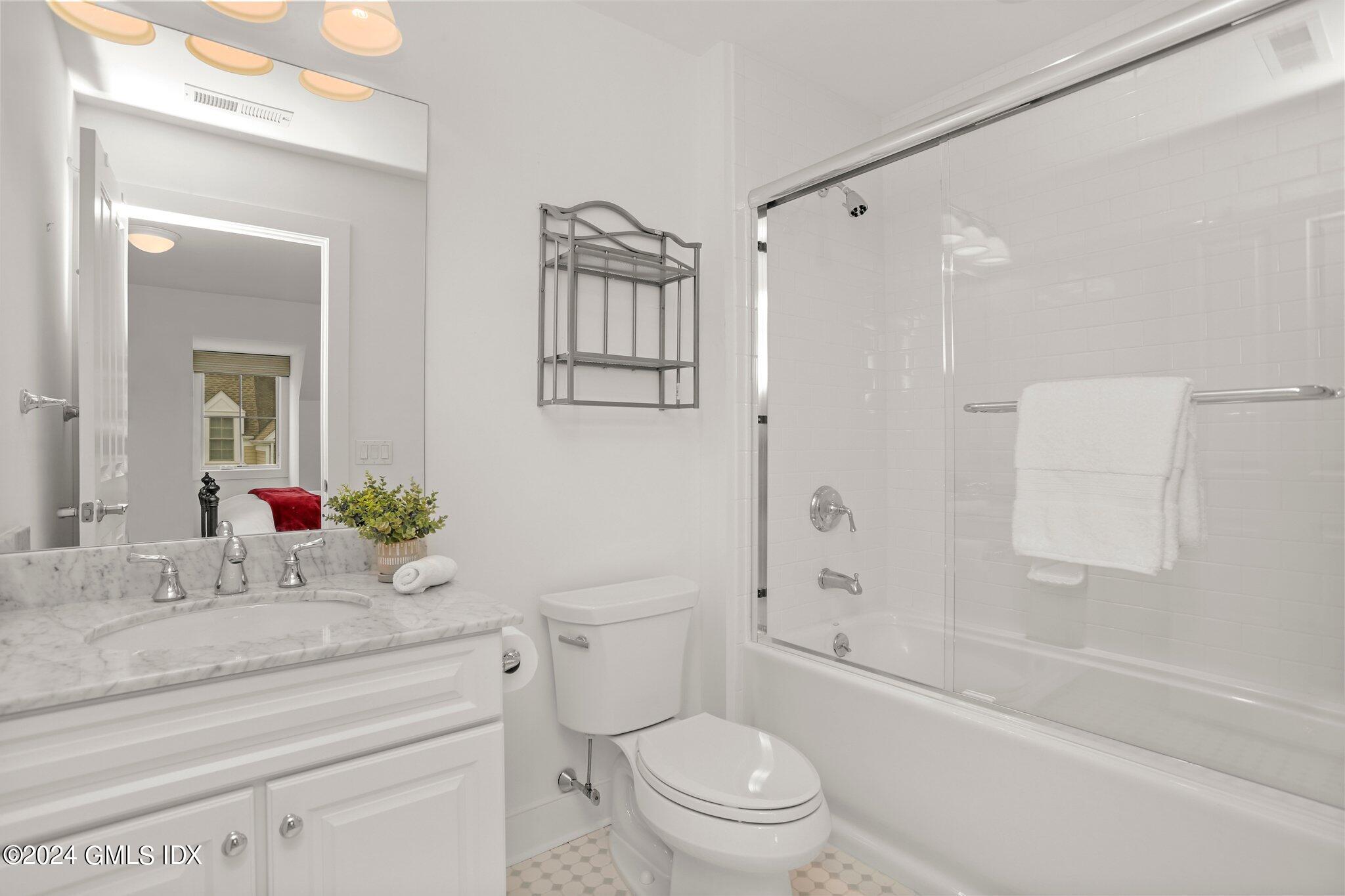 77 Havemeyer Lane, 31