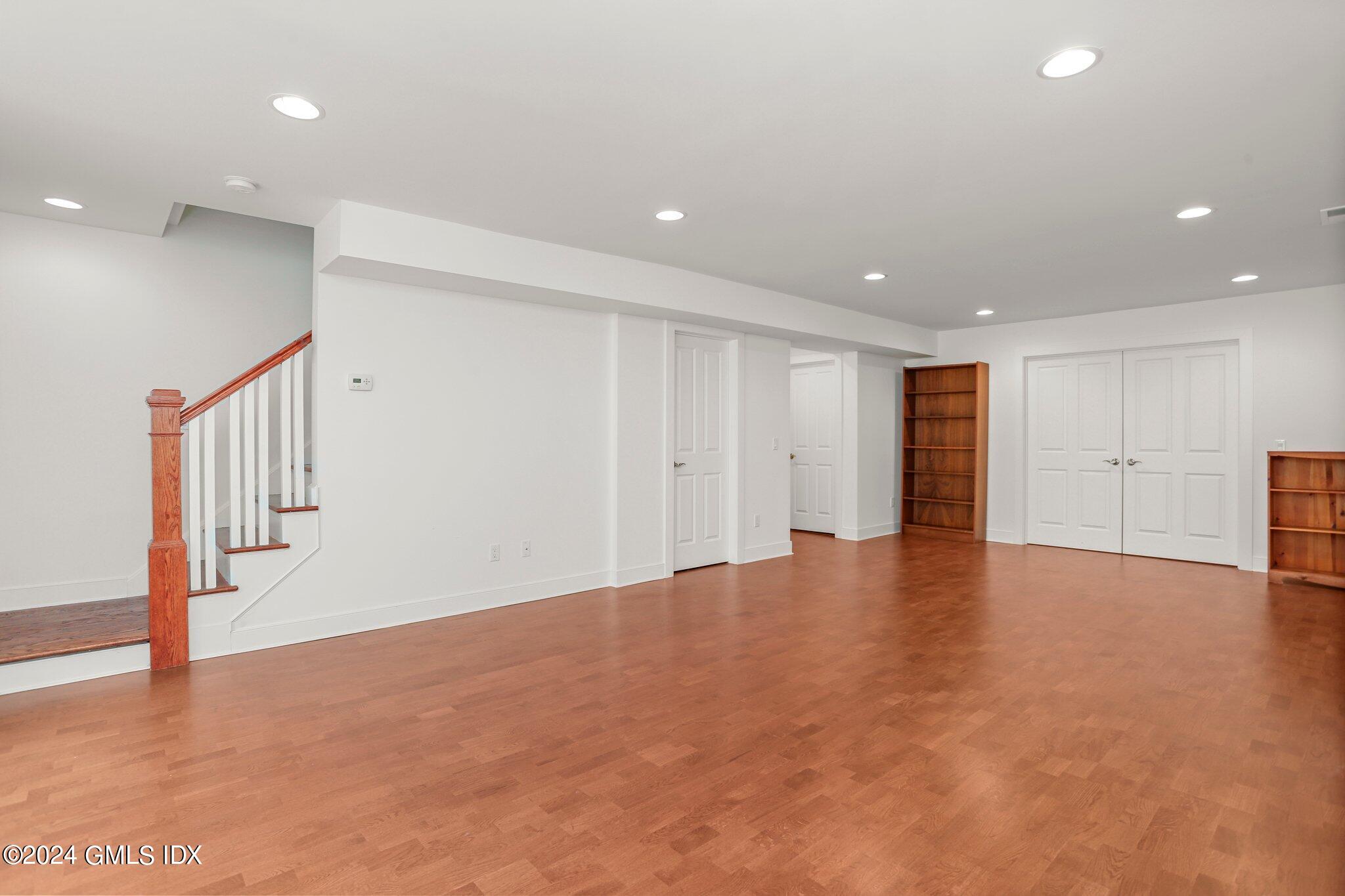 77 Havemeyer Lane, 31