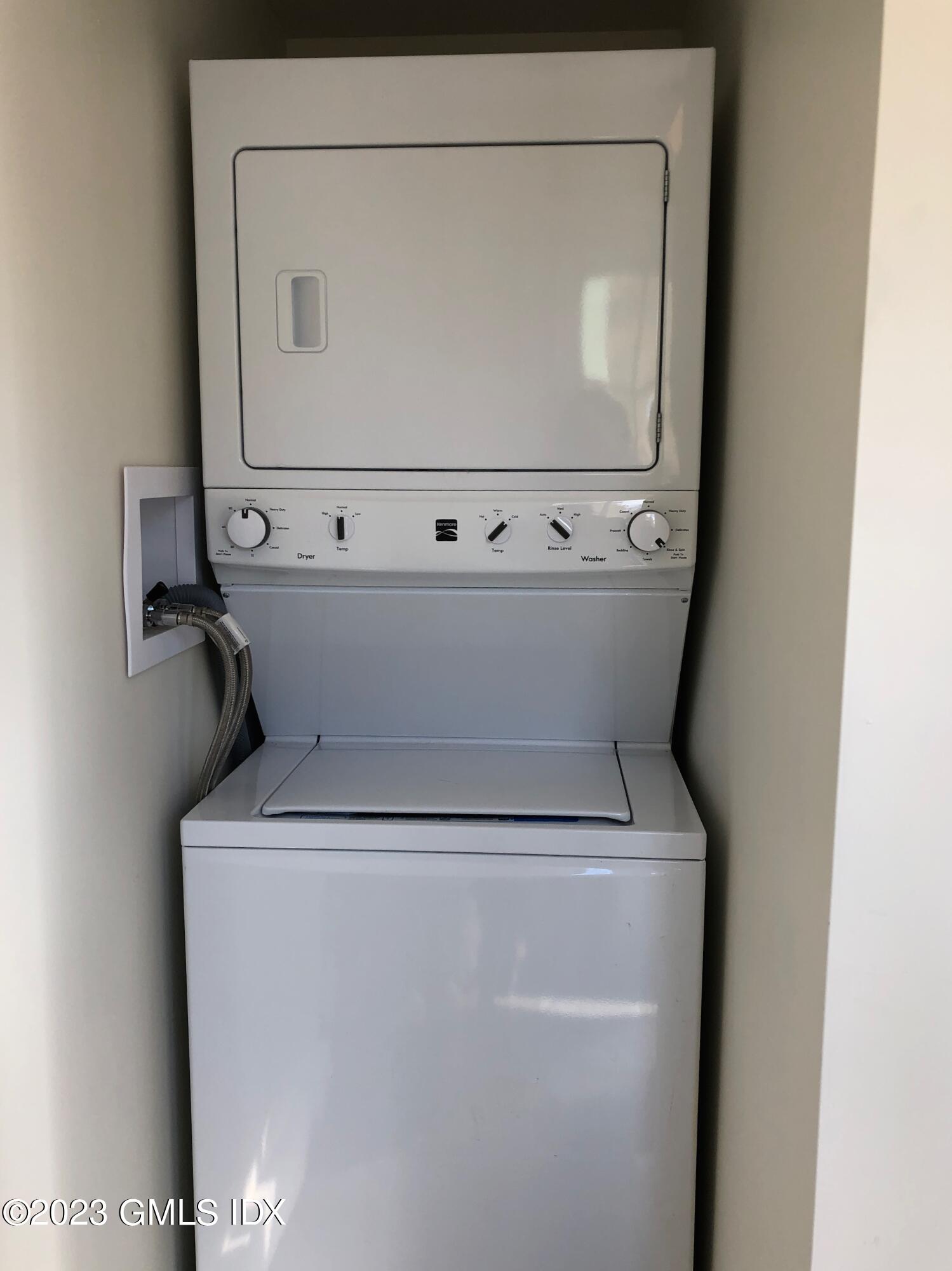 16 DIVISION Street, B