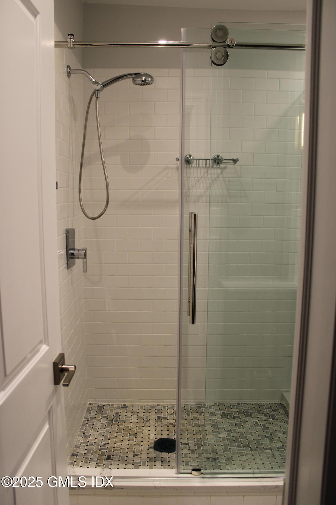 97 Bruce Park Avenue, 2A