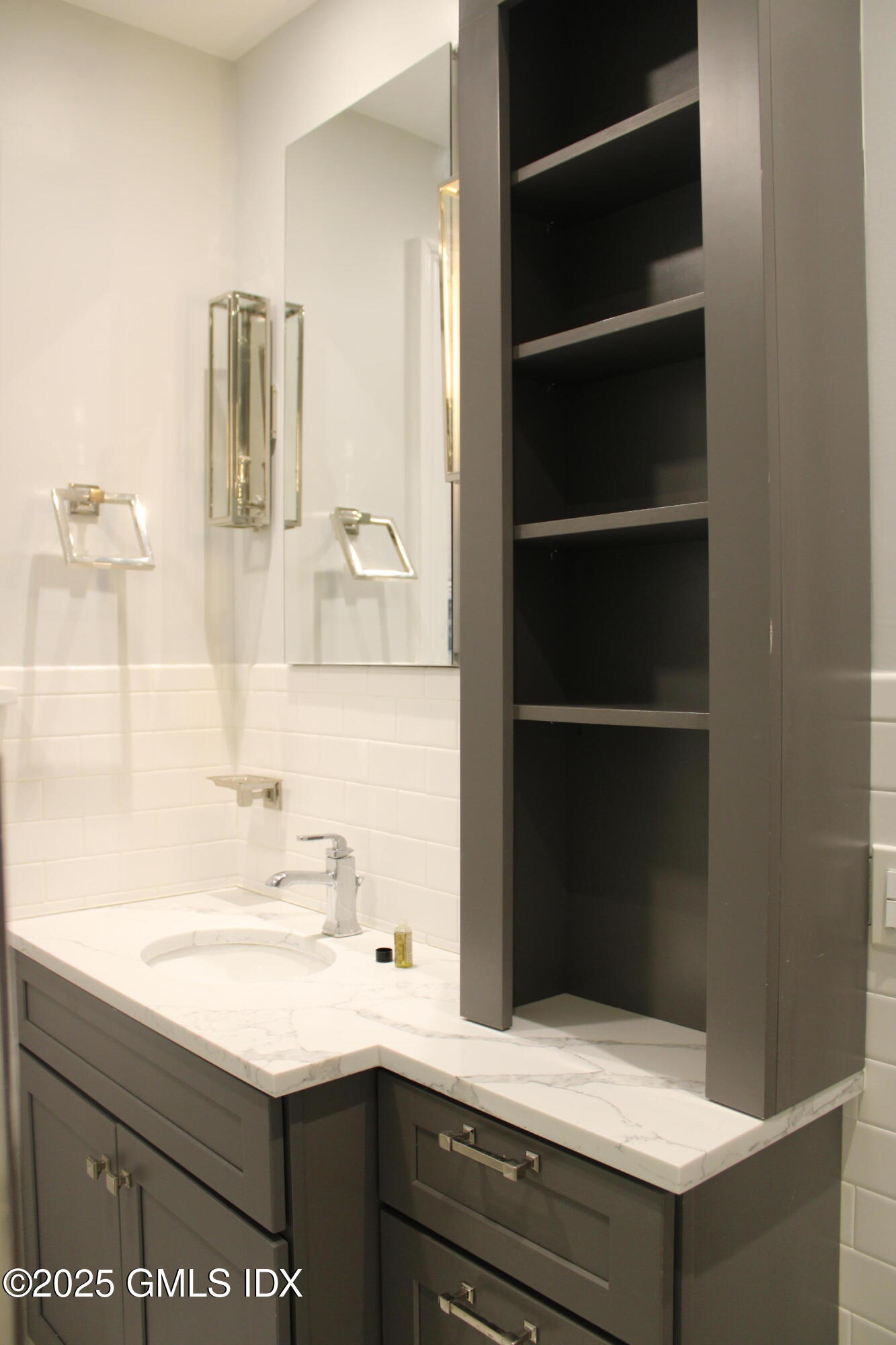 97 Bruce Park Avenue, 2A