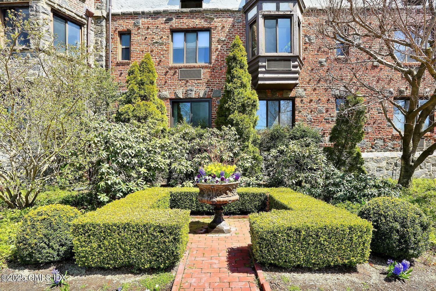 47 Lafayette Place, 4D