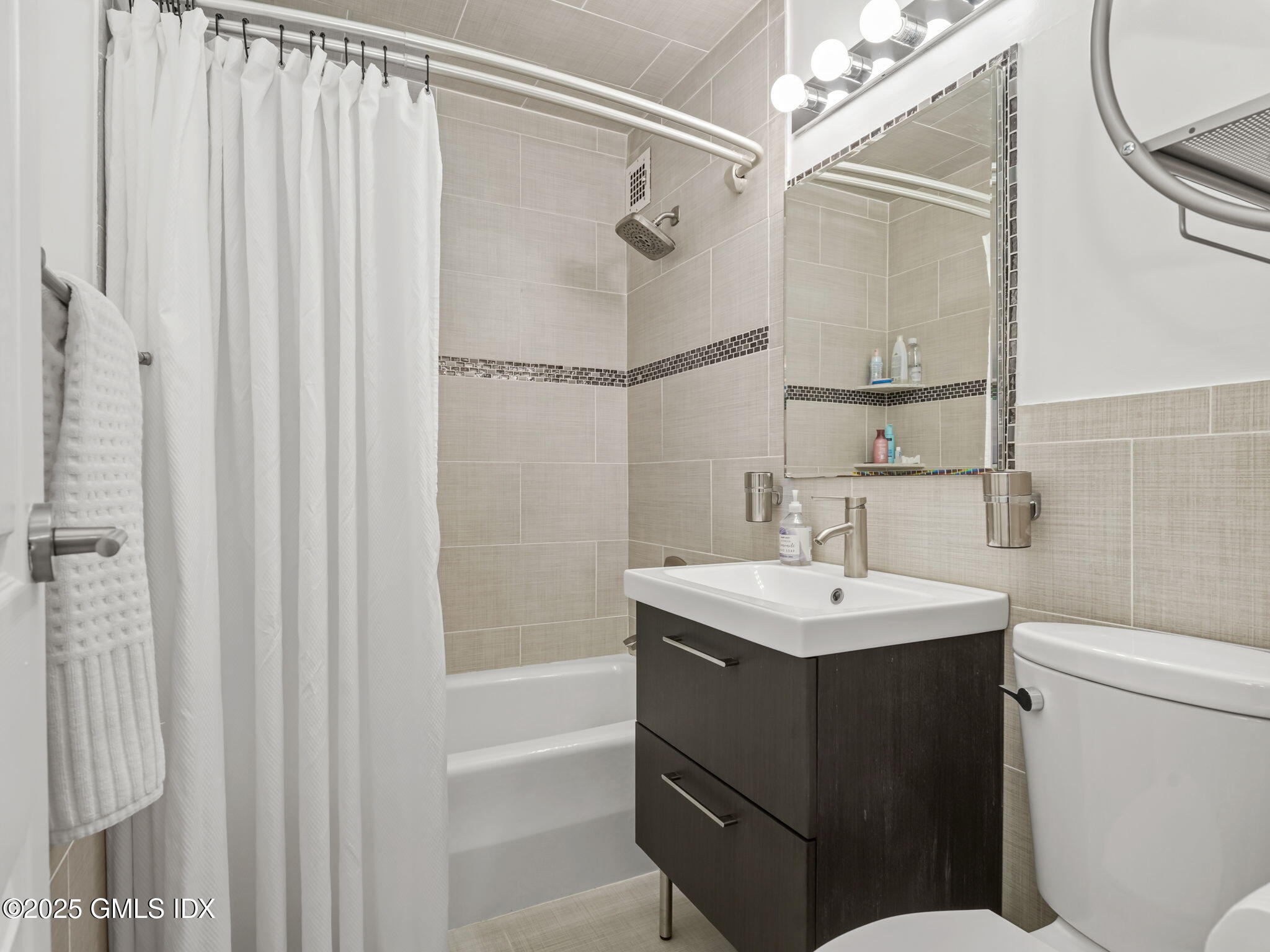 50 GLENBROOK Road, 4B