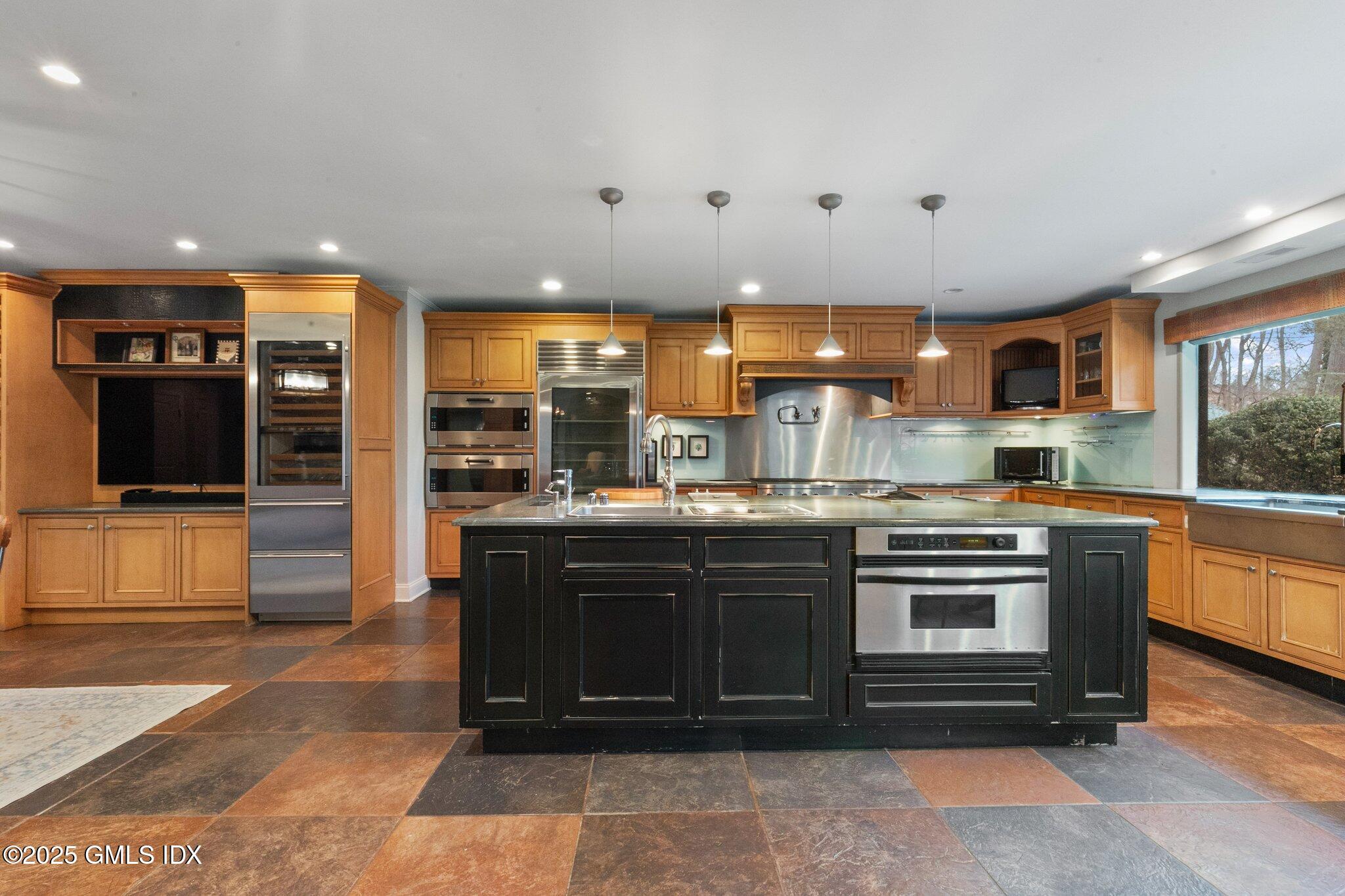 173 Stanwich Road