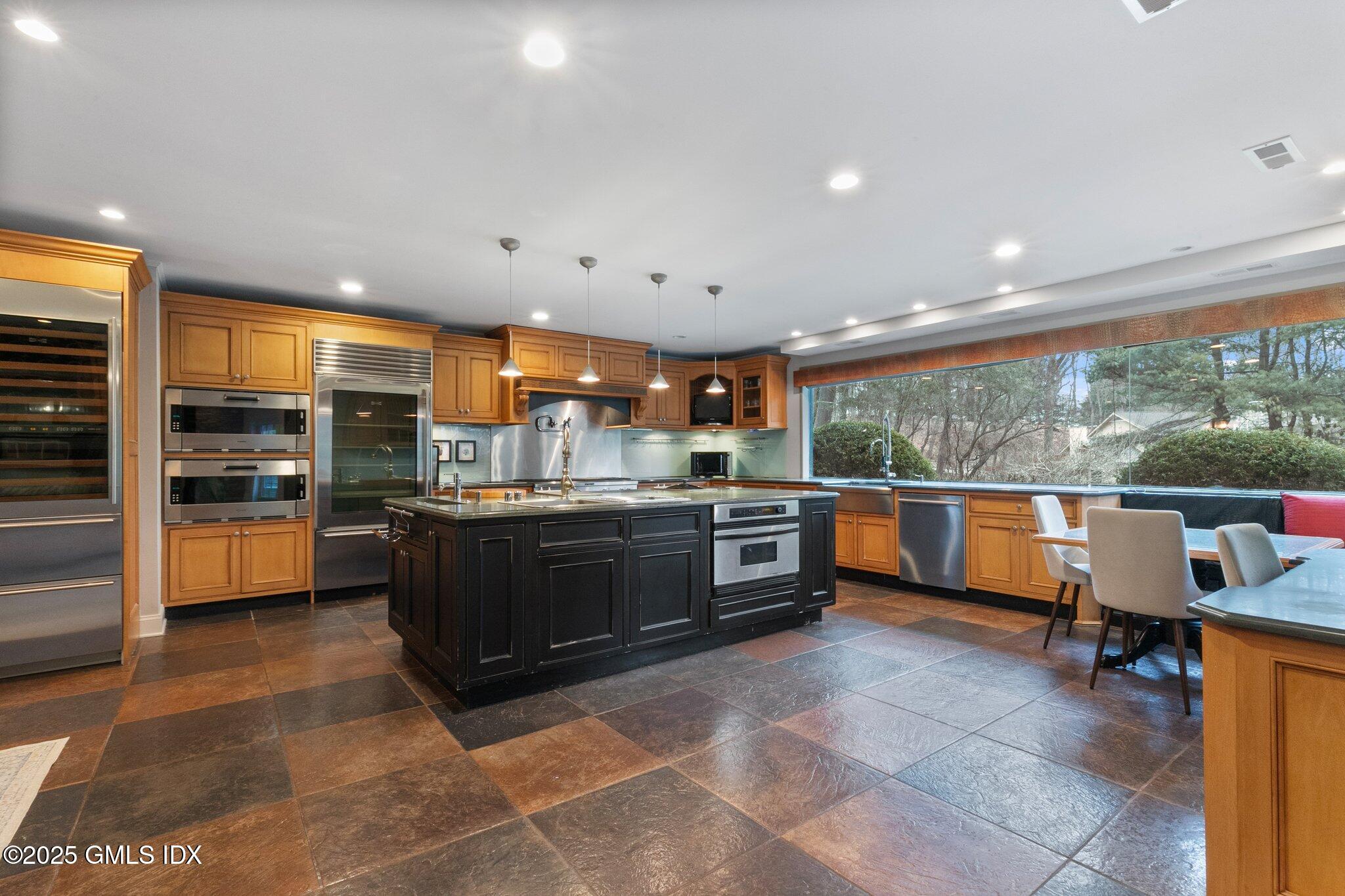 173 Stanwich Road