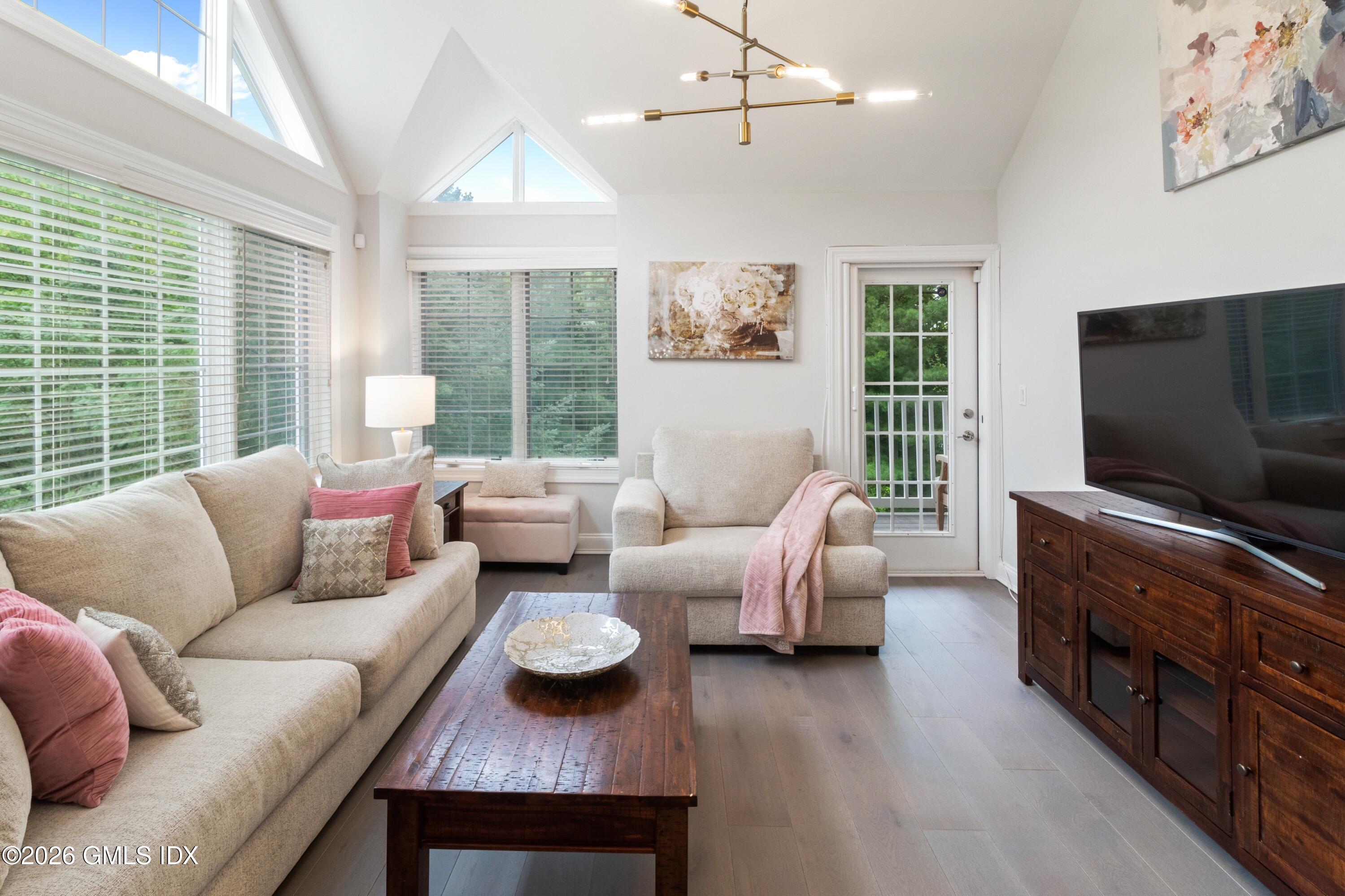 2 Homestead Lane 407