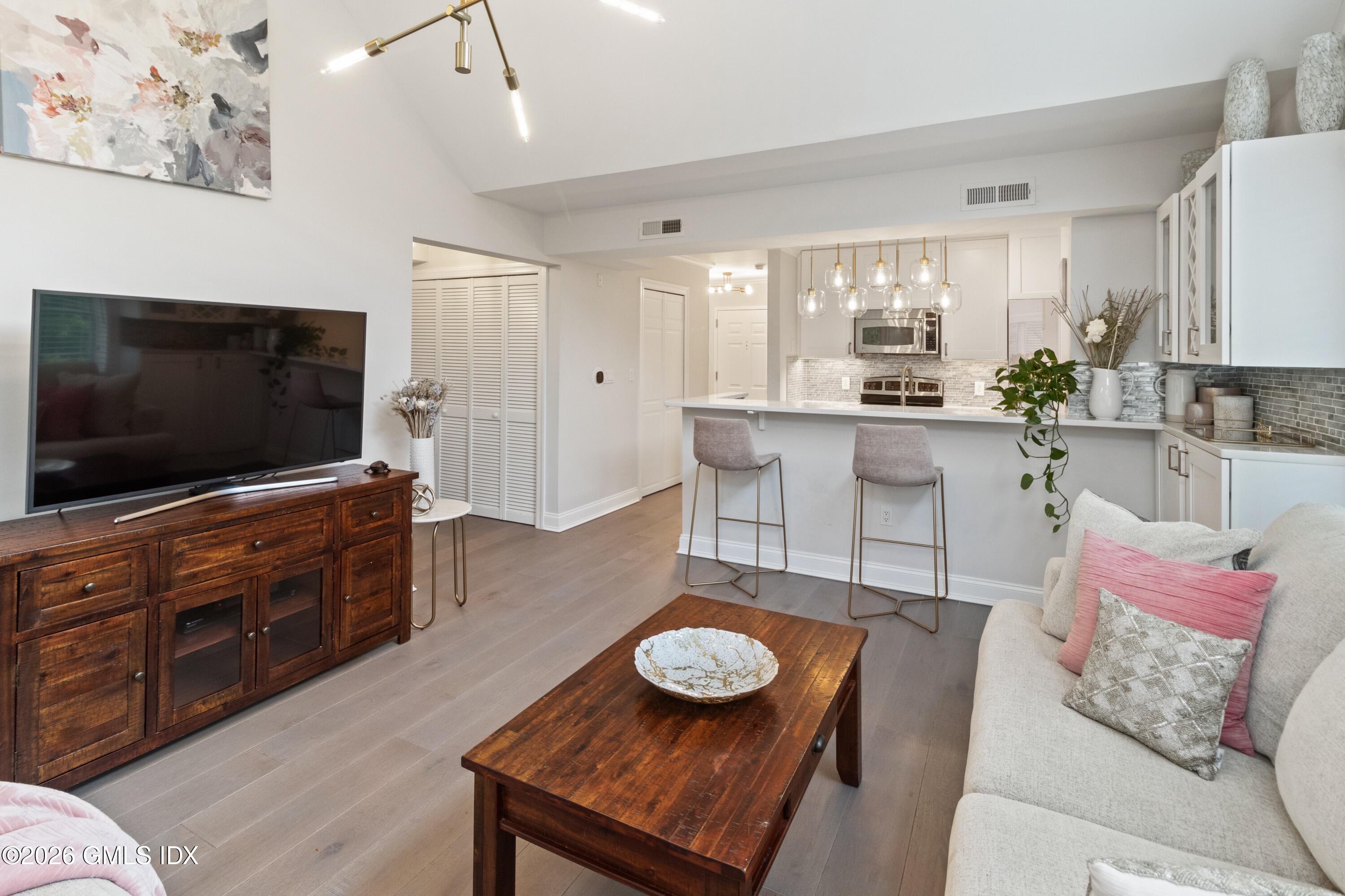 2 Homestead Lane 407