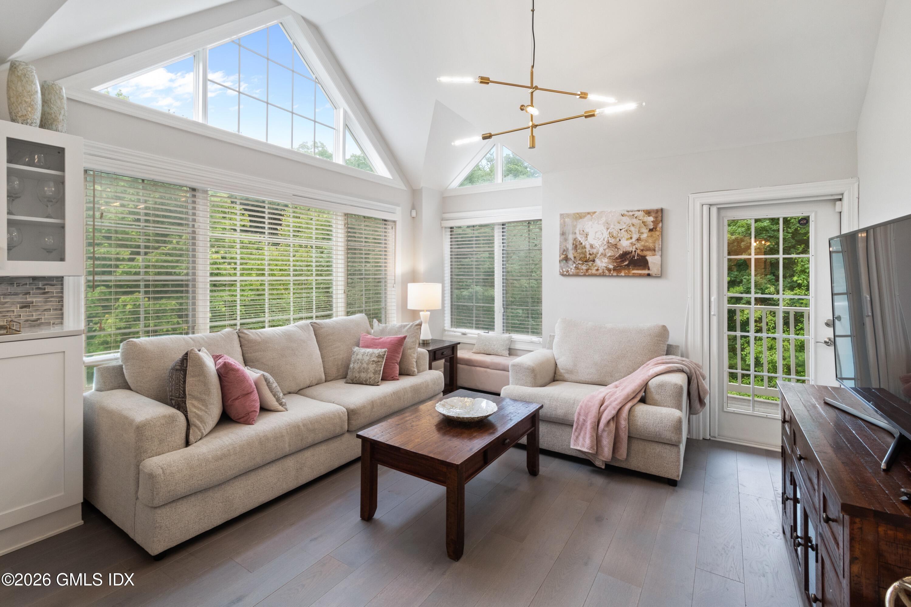 2 Homestead Lane 407
