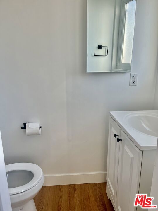 3824 KEYSTONE Avenue 5