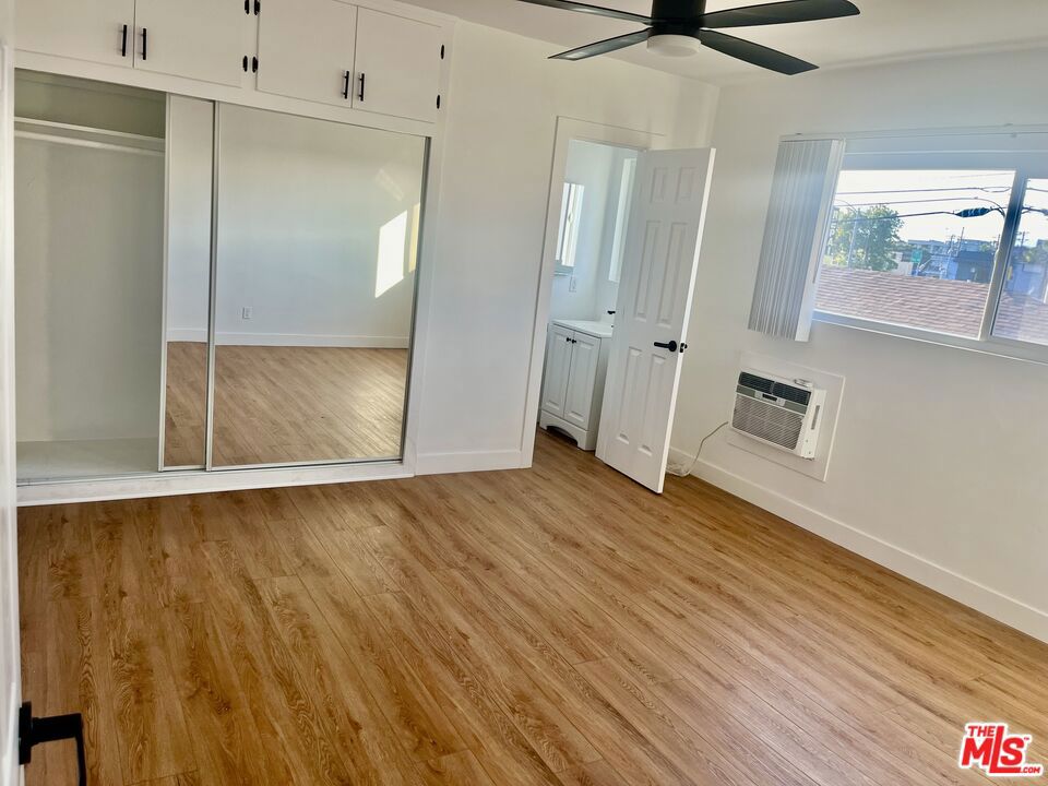 3824 KEYSTONE Avenue 5