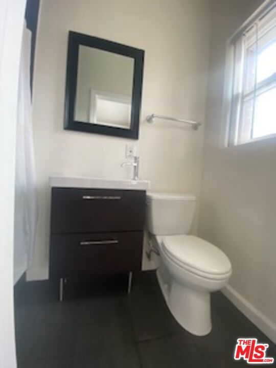 814 S Hobart Boulevard 306