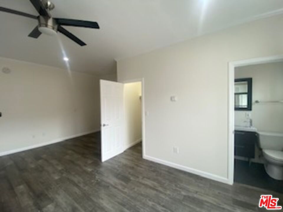 814 S Hobart Boulevard 306