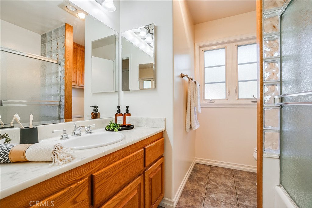 17342 San Fernando Mission Boulevard