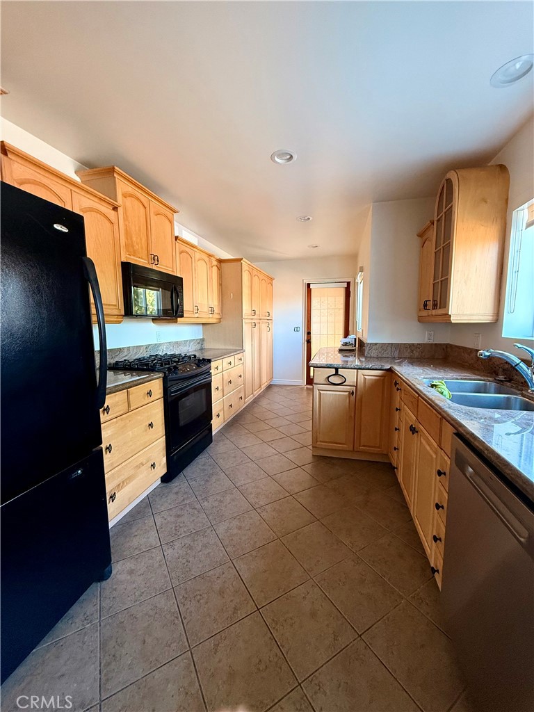 301 W Hillsdale Street