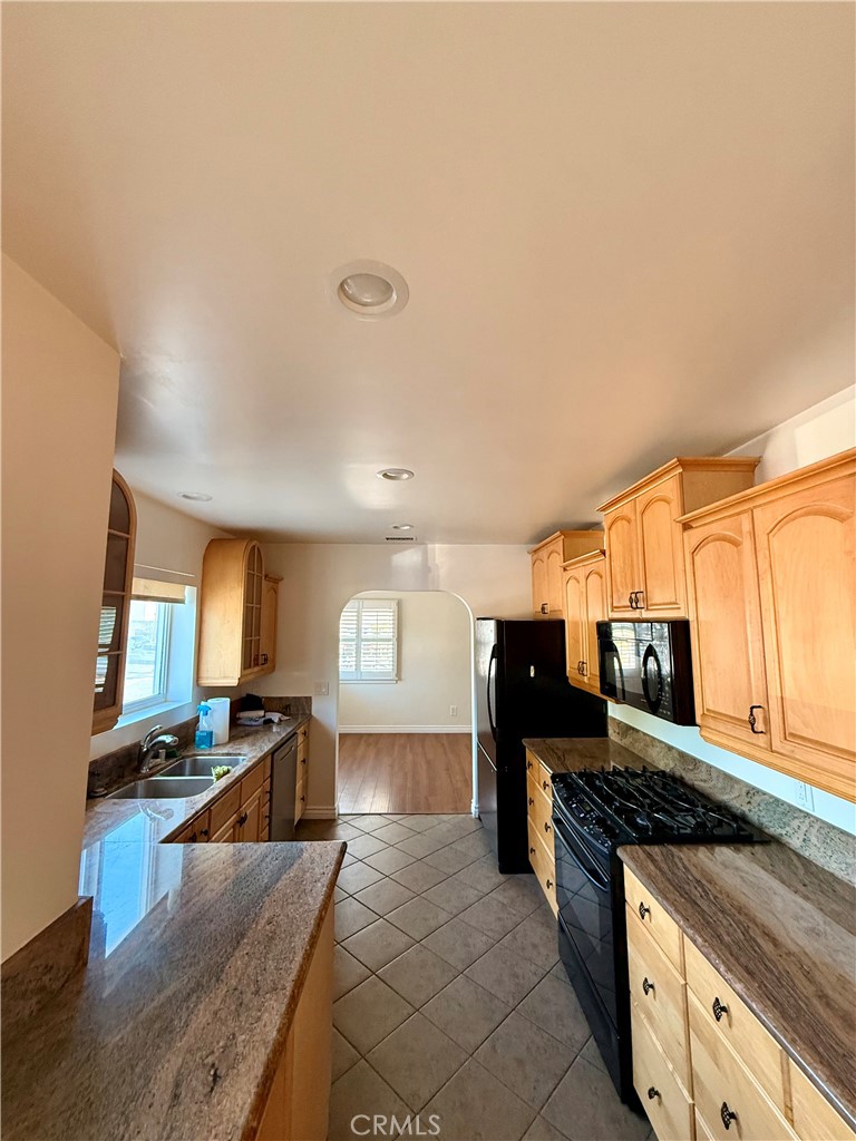 301 W Hillsdale Street