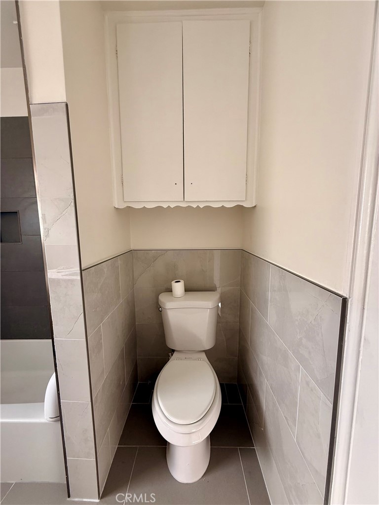 301 W Hillsdale Street