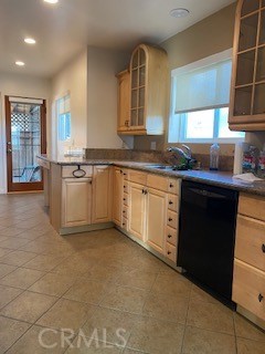 301 W Hillsdale Street