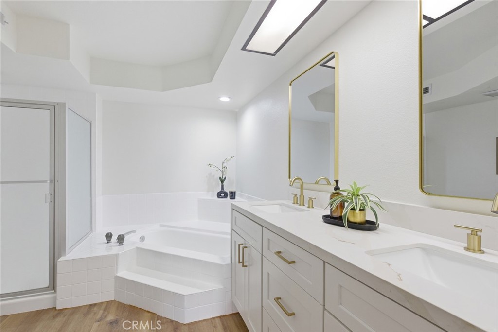 4900 N Grand 103